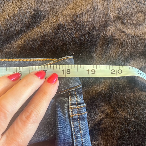 Kut from the Kloth Connie skinny jeans. Size 16 Dark wash. Frayed step h… - Picture 6 of 9